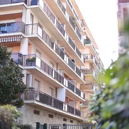 With Terrace And Sea View, 10 Min To The * Nizza