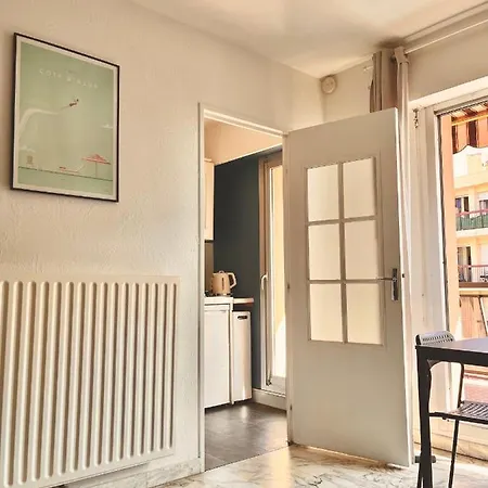 Apartment With Terrace And Sea View, 10 Min To The Nice