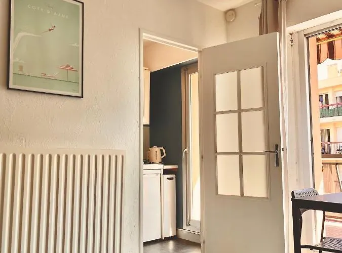 Apartment With Terrace And Sea View, 10 Min To The Nizza