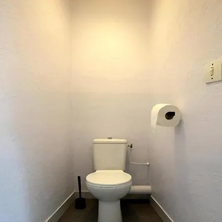 With Terrace And Sea View, 10 Min To The Apartment Nizza